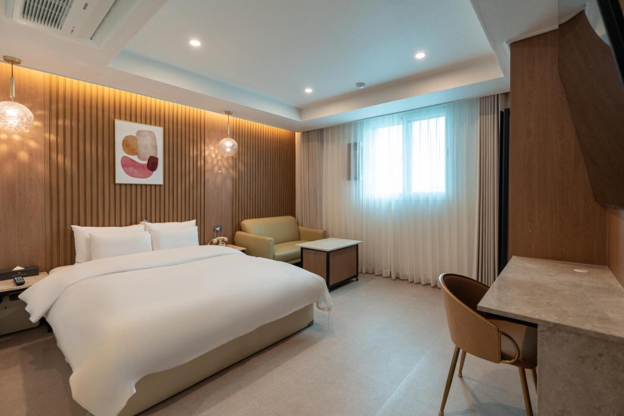 Jecheon Hound Hotel Chech'ŏn Exterior foto