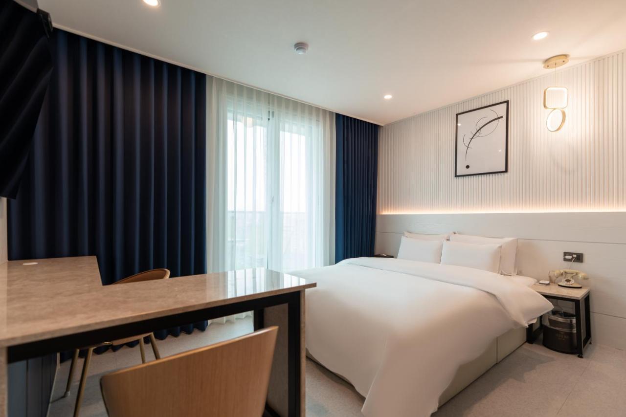 Jecheon Hound Hotel Chech'ŏn Exterior foto